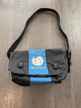 RARE WIKIPEDIA TIMBUK2 MESSENGER CROSSBODY BAG PREOWNED GOOD CONDITION